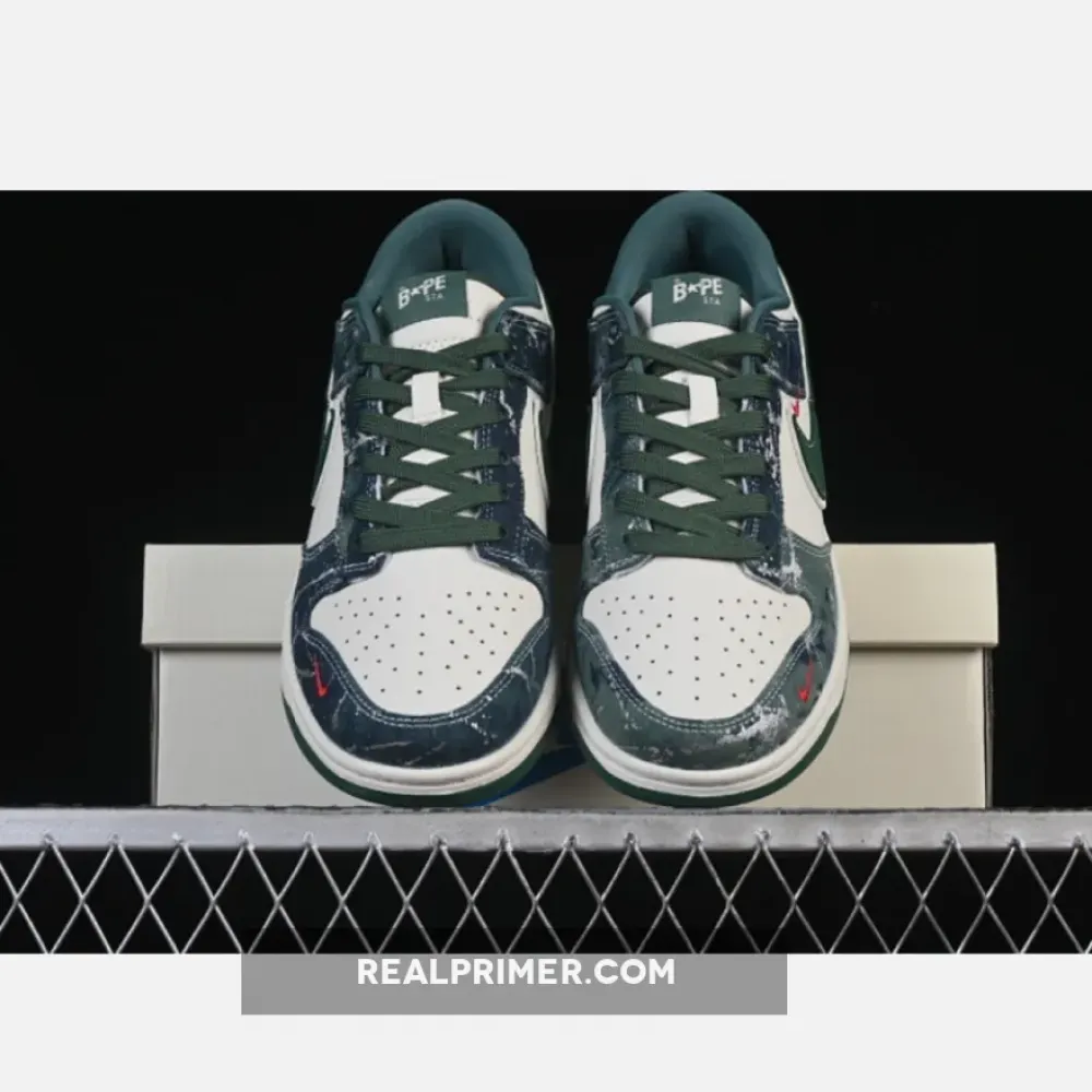 SB DUNK LOW BAPE WHITE/GREEN SC0601-465