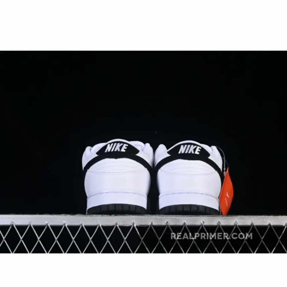 SB DUNK LOW WHITE/BLACK HF3704-100